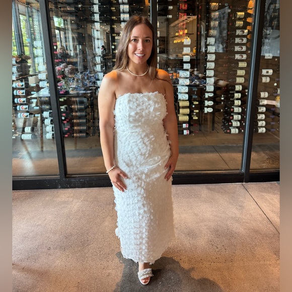 Lulu’s Bridal dress size Medium - Picture 2 of 3